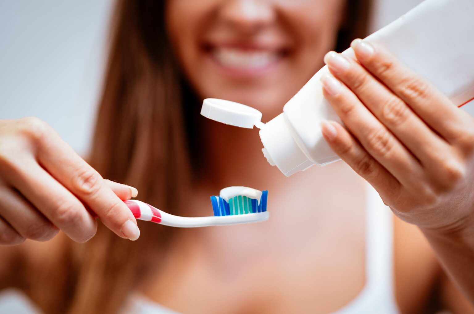 Is It Better To Floss Before Or After Brushing?
